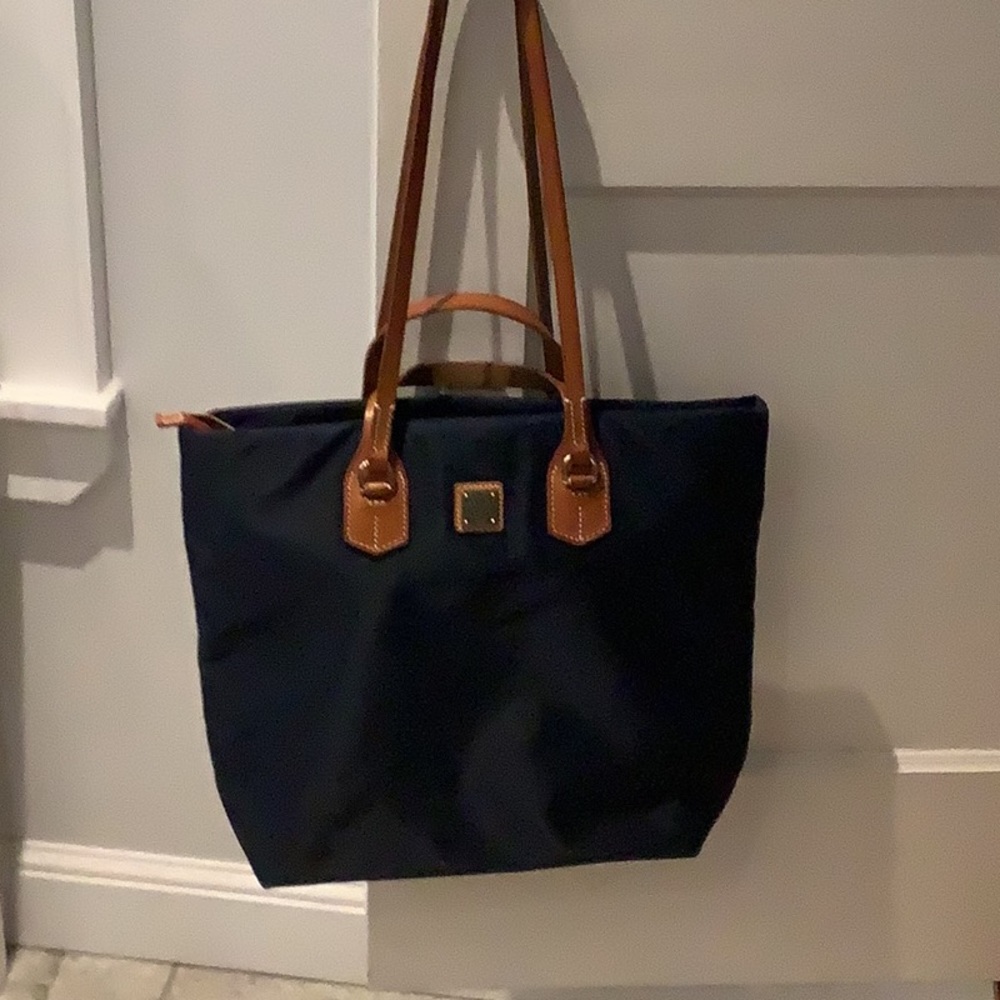 Dooney and Bourke Navy Nylon Tote, Zipper Closer